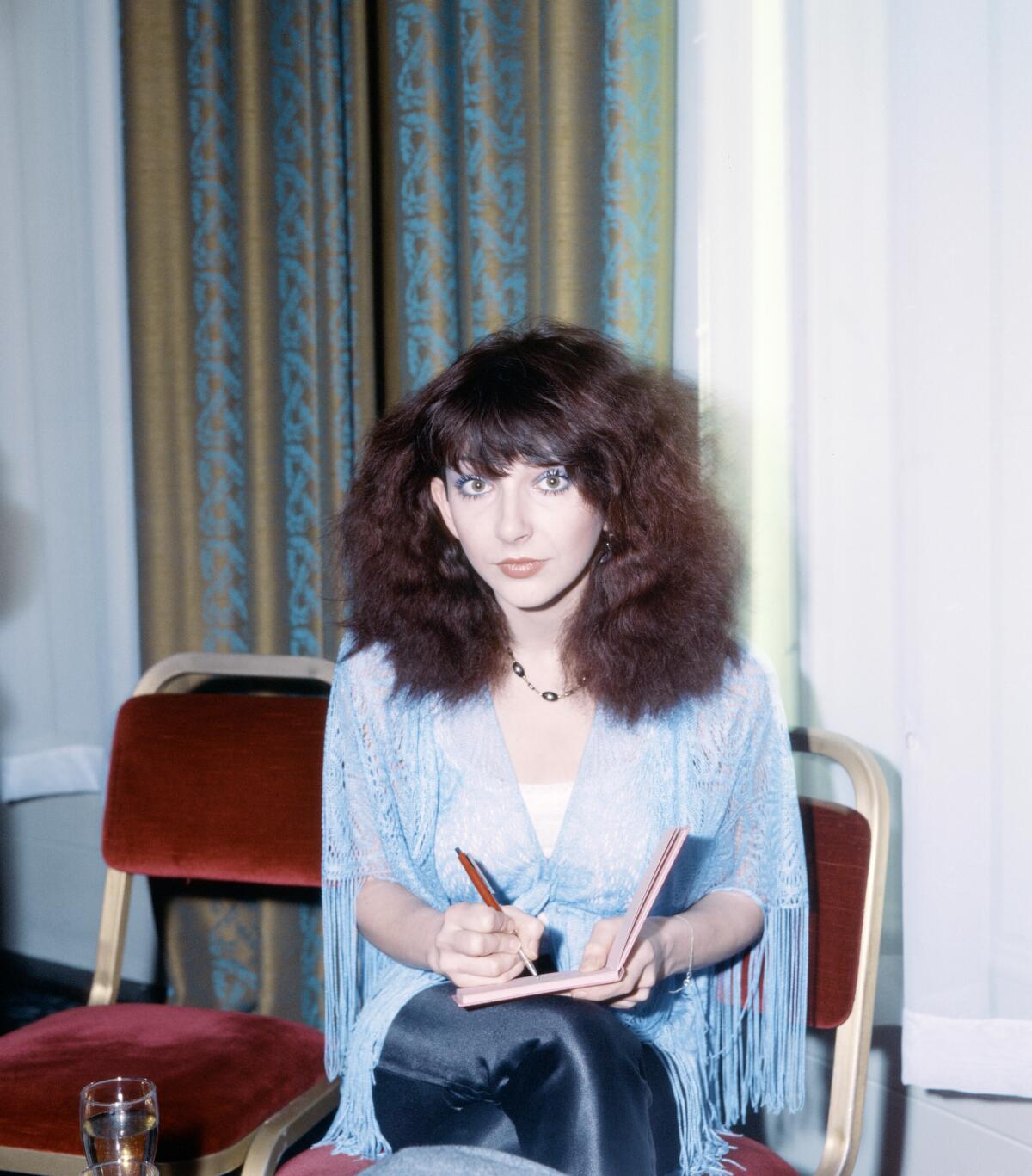 Kate Bush predicts music's future on retro 